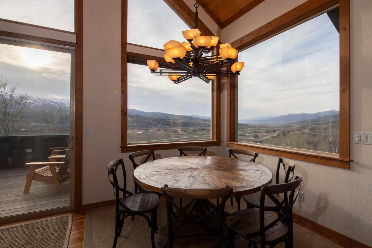Alpine Recharge By Kabino Huge Views Hot Tub Garage Ps3 Wifi Loft 외부 사진