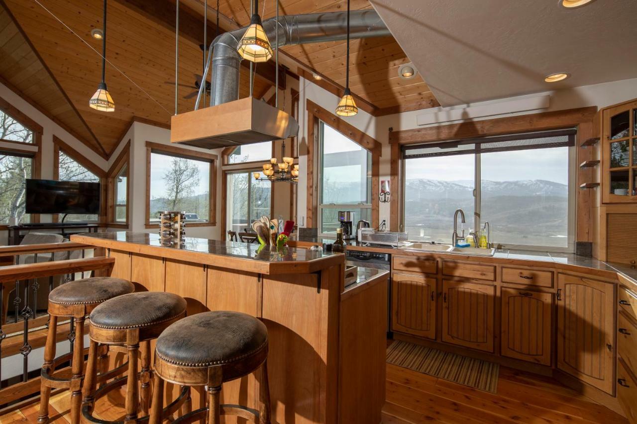 Alpine Recharge By Kabino Huge Views Hot Tub Garage Ps3 Wifi Loft 외부 사진
